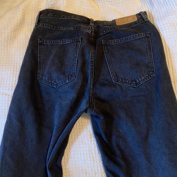 Aritzia Denim Forum Farrah Jeans (28W/28L) - Picture 5 of 7